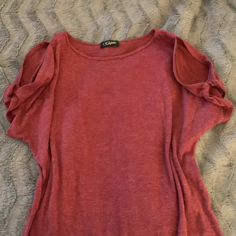 Maroon cold shoulder tee S